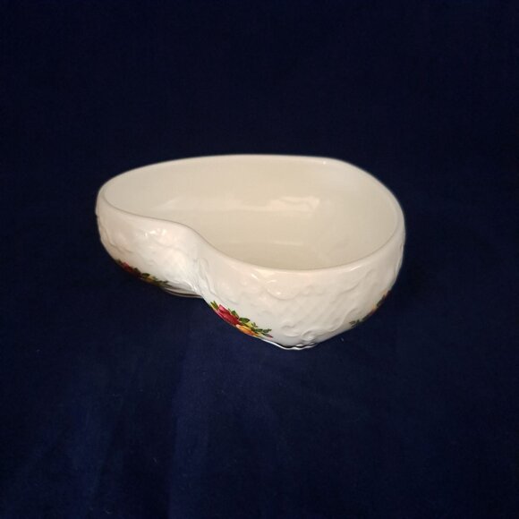 Royal Albert Old Country Roses Heart-Shaped Bone China Trinket Box - Picture 11 of 13